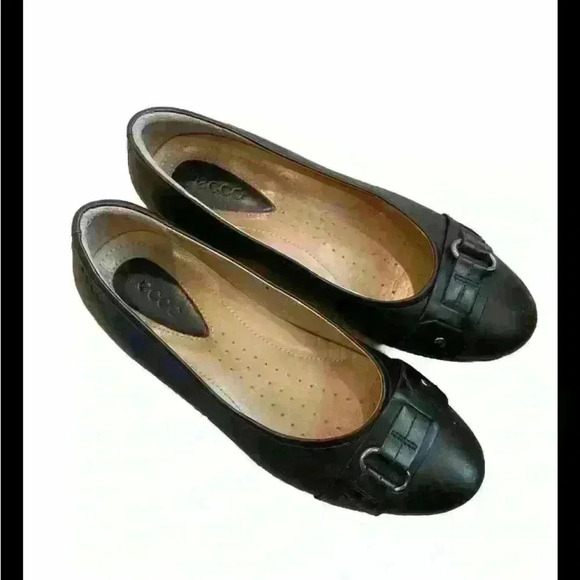 ECCO BUTTON STRAP BLACK LEATHER SLIP ONS HEELS PUMPS SHOES WOMENS SZ  7.5 EU 38 - Picture 3 of 5